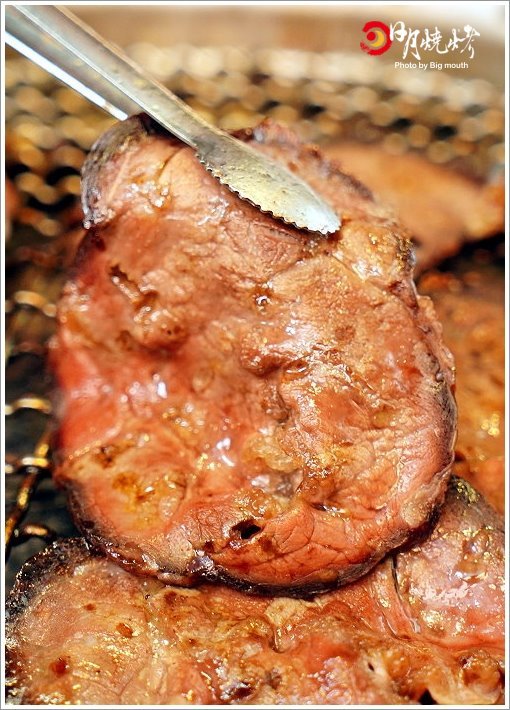 【台中吃到飽】日月燒烤.599元起肉品、海鮮、炸物吃到飽,還有飲料、冰淇淋、甜點自助吧!399元西班牙伊比利豬套餐份量十足,海陸饗宴一次滿足!