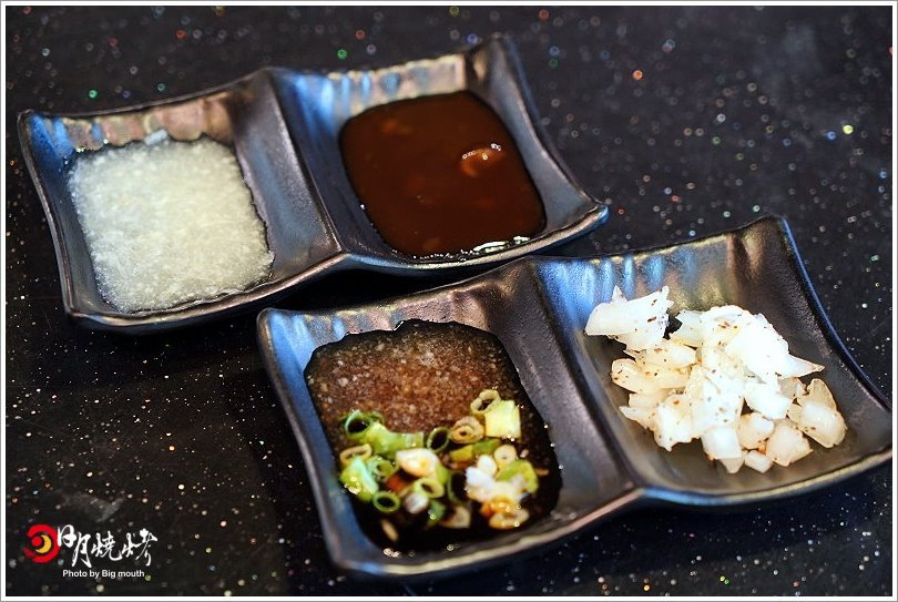 【台中吃到飽】日月燒烤.599元起肉品、海鮮、炸物吃到飽,還有飲料、冰淇淋、甜點自助吧!399元西班牙伊比利豬套餐份量十足,海陸饗宴一次滿足!