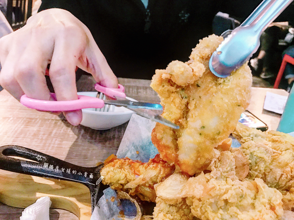 33008704616_a668a14675_o