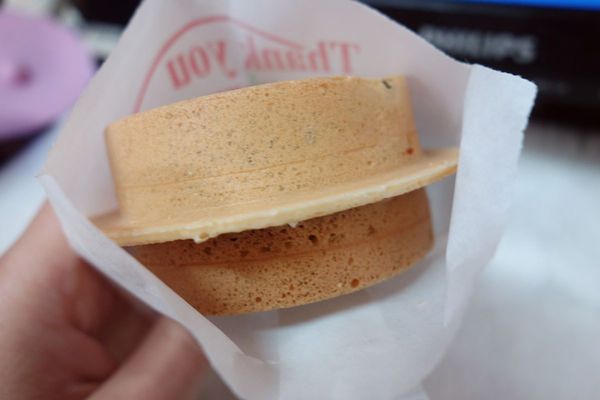 阿承酥皮紅豆餅:阿承紅豆餅 老店 入口奶酥香甜加上鴨蛋鹹香超絕配!!! 阿承酥皮紅豆餅:阿承紅豆餅 老店 入口奶酥香甜加上鴨蛋鹹香超絕配!!!