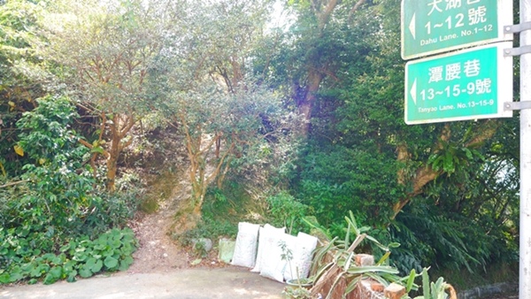 石碇鱷魚島:【新北◍•ᴗ•◍石碇】石碇鱷魚潭、潭腰景色攻略✯私房景點・絕美秘境石碇鱷魚島|前往秘境路線走法大公開 石碇鱷魚島:【新北◍•ᴗ•◍石碇】石碇鱷魚潭、潭腰景色攻略✯私房景點・絕美秘境石碇鱷魚島|前往秘境路線走法大公開