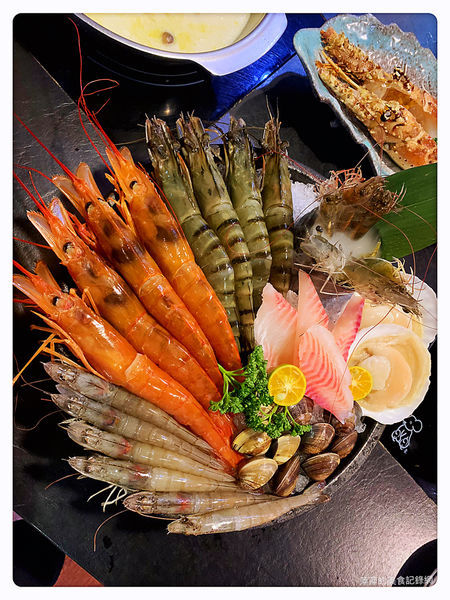 【台北美食】極禾優質鍋物-農安店 ~ 大推膠原牛奶湯底/雙人海陸餐新鮮又澎湃❤️ 行天宮火鍋推薦 - 捷運行天宮站
