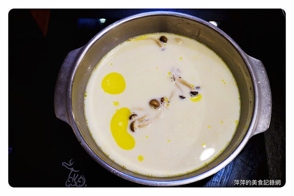 【台北美食】極禾優質鍋物-農安店 ~ 大推膠原牛奶湯底/雙人海陸餐新鮮又澎湃❤️ 行天宮火鍋推薦 - 捷運行天宮站