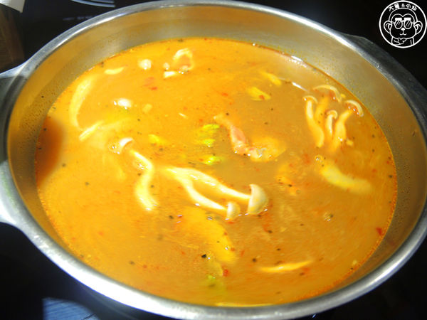 極禾優質鍋物:呷飽祙【台北中山・極禾優質鍋物】牛奶鍋養顏又美容 極禾優質鍋物:呷飽祙【台北中山・極禾優質鍋物】牛奶鍋養顏又美容