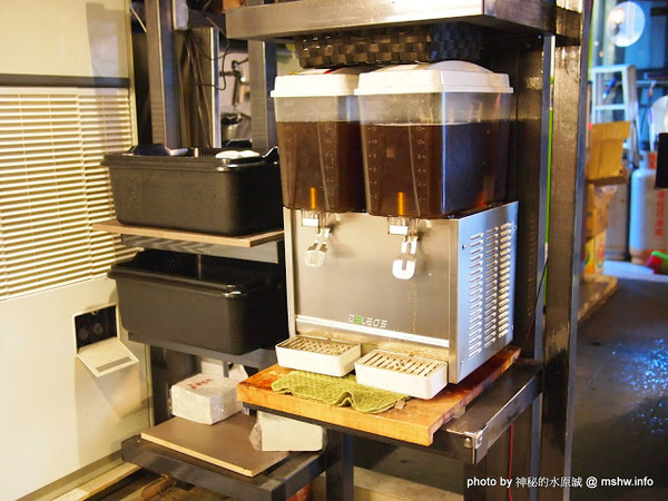 黑匠鉄板起事夜市鐵板牛排專賣店(公益店)：【食記】台中黑匠鉄板起事夜市鐵板牛排專賣店公益店@西區草悟道捷運BRT科博館 : 平凡中見驚喜,吃完意猶未盡的鐵板麵