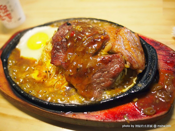 黑匠鉄板起事夜市鐵板牛排專賣店(公益店)：【食記】台中黑匠鉄板起事夜市鐵板牛排專賣店公益店@西區草悟道捷運BRT科博館 : 平凡中見驚喜,吃完意猶未盡的鐵板麵