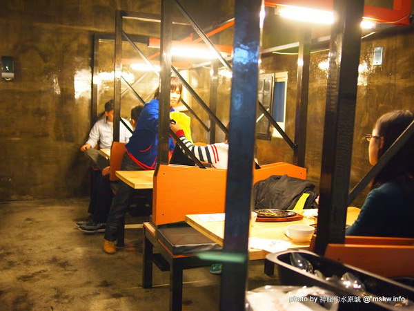 黑匠鉄板起事夜市鐵板牛排專賣店(公益店)：【食記】台中黑匠鉄板起事夜市鐵板牛排專賣店公益店@西區草悟道捷運BRT科博館 : 平凡中見驚喜,吃完意猶未盡的鐵板麵