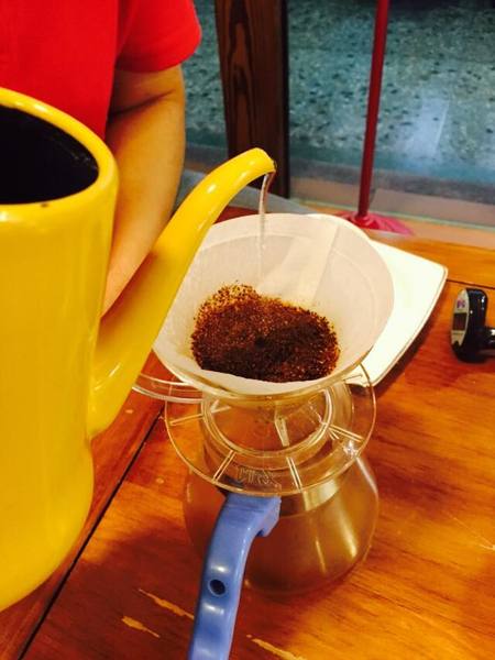 鳳朝手作咖啡館：木柵鳳朝手作咖啡館二訪 終於喝到肖想很久的手沖咖啡!