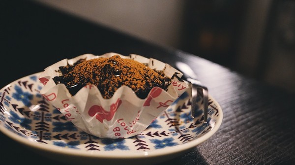 Pushpin 圖釘餐酒：Pushpin 圖釘餐酒｜高雄捷運鹽埕埔站1號出口｜營業直至初九之小酒館 ｜高雄駁二過年小酌好去處