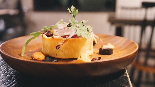 Pushpin 圖釘餐酒：Pushpin 圖釘餐酒｜高雄捷運鹽埕埔站1號出口｜營業直至初九之小酒館 ｜高雄駁二過年小酌好去處