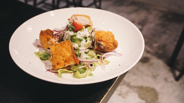 Pushpin 圖釘餐酒：Pushpin 圖釘餐酒｜高雄捷運鹽埕埔站1號出口｜營業直至初九之小酒館 ｜高雄駁二過年小酌好去處