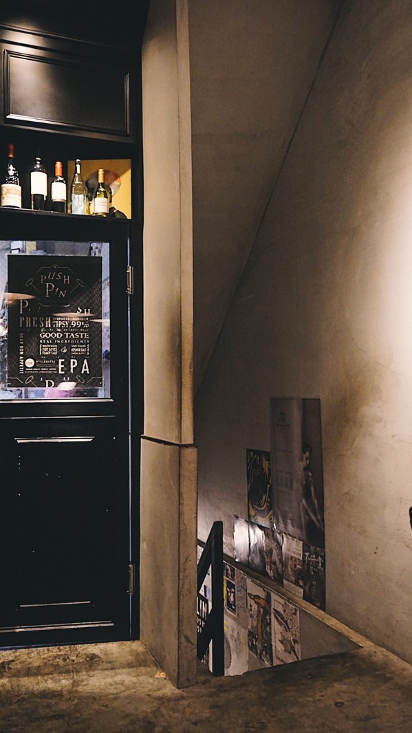 Pushpin 圖釘餐酒：Pushpin 圖釘餐酒｜高雄捷運鹽埕埔站1號出口｜營業直至初九之小酒館 ｜高雄駁二過年小酌好去處