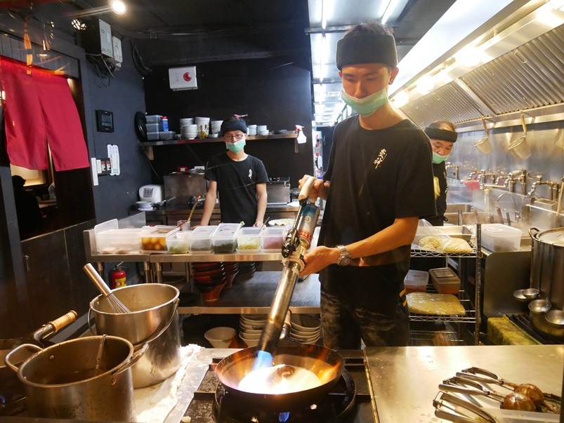 【東區台灣店】炎神拉麵-1300度炙燒日本拉麵