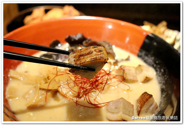 『台北東區拉麵店』札幌炎神拉麵★來自北海道1300度高溫炙燒拉麵炎之技視覺效果超震撼/捷運國父紀念館站美食