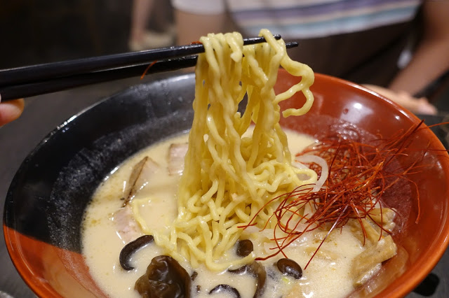 [食記] 札幌炎神拉麵(台灣店)。豬肉丸子湯咖哩 (限定版)