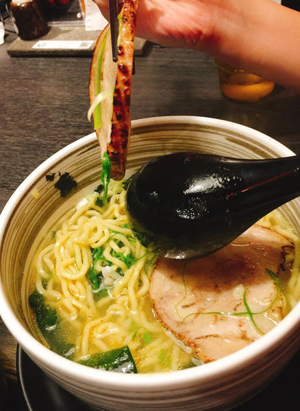 [大安區 捷運國父紀念館站］札幌 炎神拉麵 台灣店 札幌人氣火焰炙燒味噌拉麵 ！北海道湯咖喱！東區巷弄內的人氣拉麵店(附完整菜單Menu)