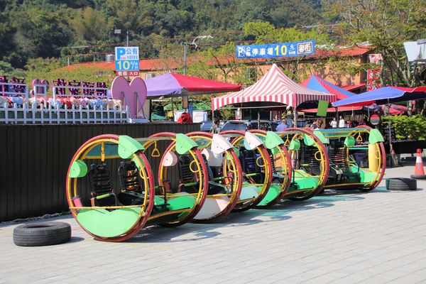 水月灣仙境內灣動漫園區:【新竹景點】饅頭家族愛情花園~免費景點親子遊、內灣好神文創館、親子互動、幸福愛情、平安吉祥和財運富貴通通都一次祈求到位囉