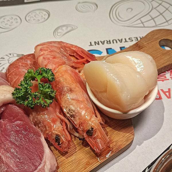 大安區牛排 | 凱恩斯岩燒牛排 台北大安店 400度岩石燒烤 自己動手烤牛排