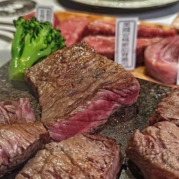 大安區牛排 | 凱恩斯岩燒牛排 台北大安店 400度岩石燒烤 自己動手烤牛排