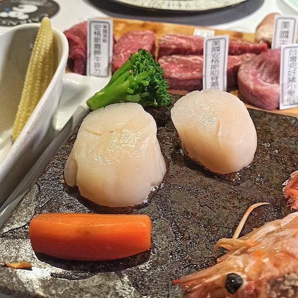 大安區牛排 | 凱恩斯岩燒牛排 台北大安店 400度岩石燒烤 自己動手烤牛排