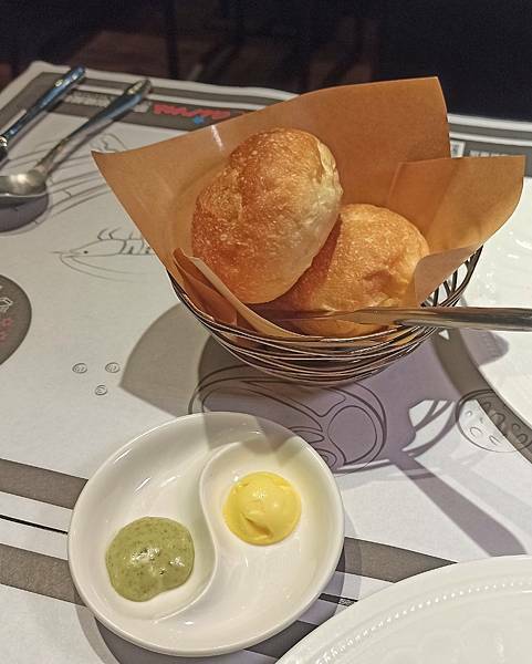 大安區牛排 | 凱恩斯岩燒牛排 台北大安店 400度岩石燒烤 自己動手烤牛排