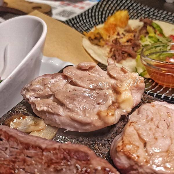 大安區牛排 | 凱恩斯岩燒牛排 台北大安店 400度岩石燒烤 自己動手烤牛排