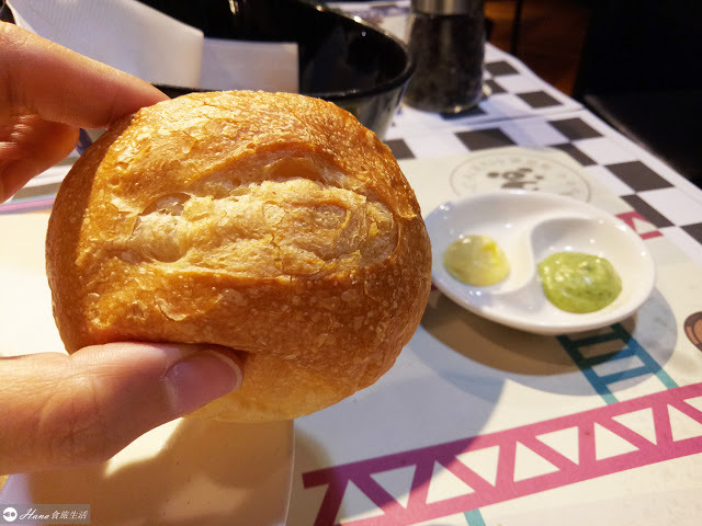 【台北大安】凱恩斯岩燒餐廳 | 仁愛路圓環附近 自己的肉自己烤 麵包濃湯好吃