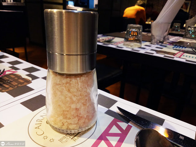 【台北大安】凱恩斯岩燒餐廳 | 仁愛路圓環附近 自己的肉自己烤 麵包濃湯好吃