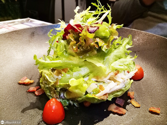 【台北大安】凱恩斯岩燒餐廳 | 仁愛路圓環附近 自己的肉自己烤 麵包濃湯好吃