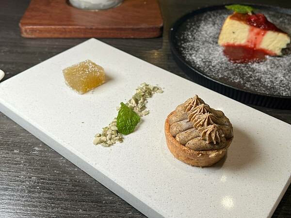 (台北牛排館)凱恩斯岩燒牛排~仁愛圓環超人氣牛排老店!獨特岩