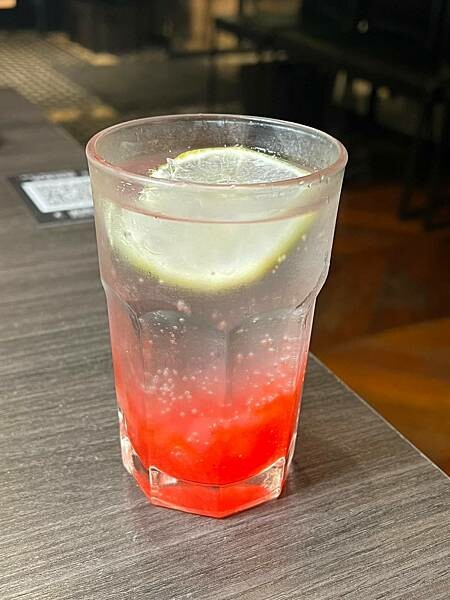 (台北牛排館)凱恩斯岩燒牛排~仁愛圓環超人氣牛排老店!獨特岩