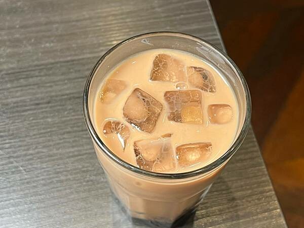 (台北牛排館)凱恩斯岩燒牛排~仁愛圓環超人氣牛排老店!獨特岩