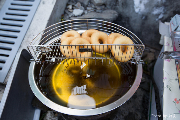 神山小米甜甜圈：【食記】｛屏東。霧台鄉｝單純的口味豐富的味道神山小米甜甜圈
