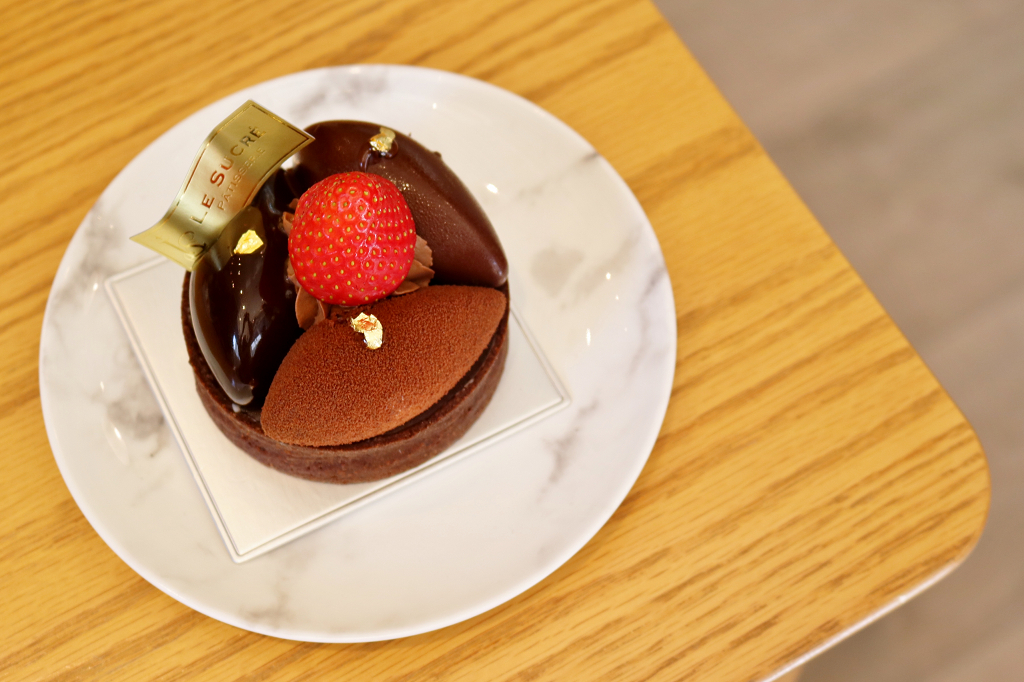 台南｜蘇格蕾法式甜點 Le Sucré Pâtisserie 期間限定草莓千層．新品可可先生 - 奇奇一起玩樂趣