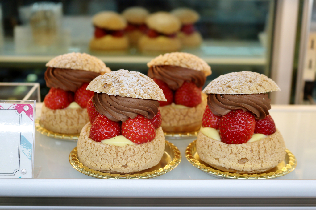 台南｜蘇格蕾法式甜點 Le Sucré Pâtisserie 期間限定草莓千層．新品可可先生 - 奇奇一起玩樂趣