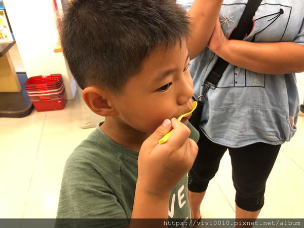 圓圓家出去玩-《南投景點》宏基蜜蜂生態農場，親子同遊好去處，來場與小蜜蜂的親密接觸