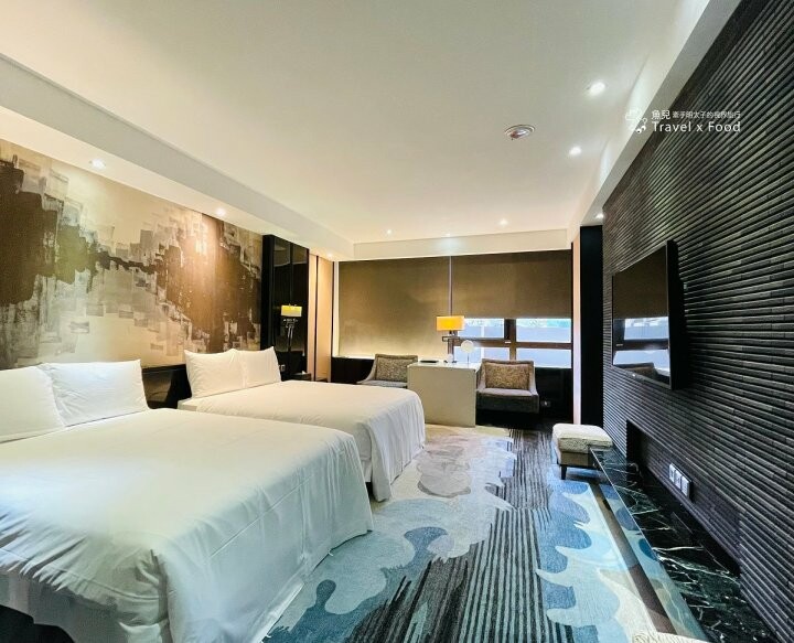 南投埔里親子家庭住宿：冠月精品旅館。近市區、大空間、乾淨、舒適、價格親民，提供免費停車場、租車與接駁服務 @魚兒 x 牽手明太子的「視」界旅行