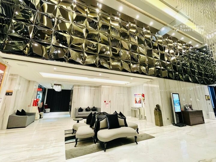 南投埔里親子家庭住宿：冠月精品旅館。近市區、大空間、乾淨、舒適、價格親民，提供免費停車場、租車與接駁服務 @魚兒 x 牽手明太子的「視」界旅行