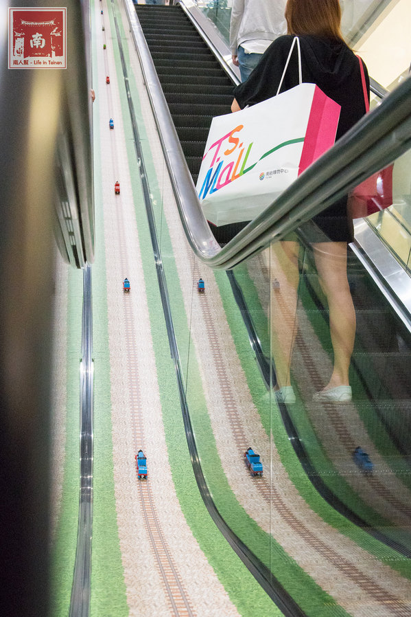 南紡夢時代：【台南活動】南紡購物中心｜期間限定｜免費參觀｜消費不限金額送湯瑪士小火車~跟著湯瑪士一起去旅行特展