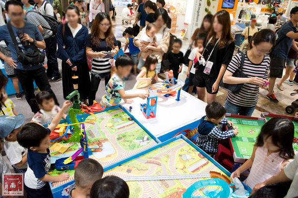 南紡夢時代：【台南活動】南紡購物中心｜期間限定｜免費參觀｜消費不限金額送湯瑪士小火車~跟著湯瑪士一起去旅行特展