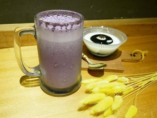 Awhile 外兒小館:Awhile 外兒小館-板橋巷弄內特色餐館 結合台灣茶、咖啡、藝術和復古生活 很適合慢活的空間 快來用餐看畫展吧