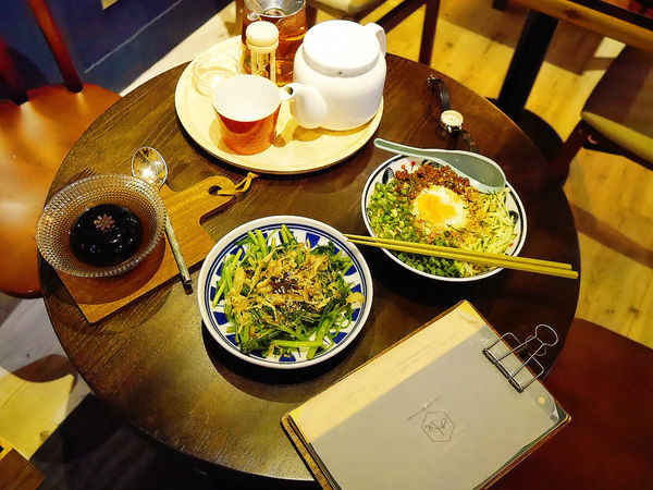 『板橋』隱身板橋巷弄，低調質感老宅咖啡廳，令人驚喜回味再三的好店！