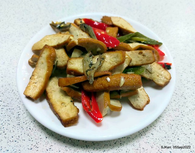 (南港美食)「山東餃子館」(Pork-chives dumpling , Big Braised Noodles store), Taipei, Taiwan, Sep 5, 2022.