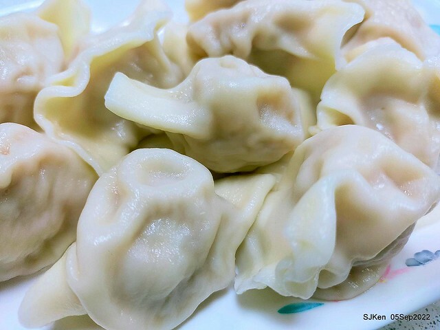 (南港美食)「山東餃子館」(Pork-chives dumpling , Big Braised Noodles store), Taipei, Taiwan, Sep 5, 2022.