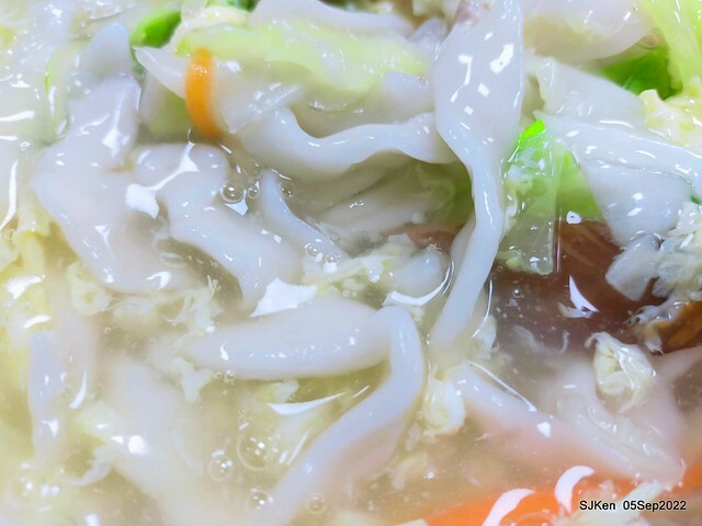 (南港美食)「山東餃子館」(Pork-chives dumpling , Big Braised Noodles store), Taipei, Taiwan, Sep 5, 2022.