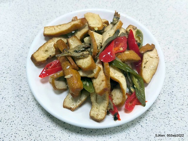 (南港美食)「山東餃子館」(Pork-chives dumpling , Big Braised Noodles store), Taipei, Taiwan, Sep 5, 2022.