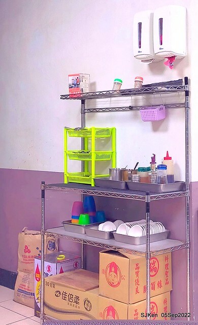 (南港美食)「山東餃子館」(Pork-chives dumpling , Big Braised Noodles store), Taipei, Taiwan, Sep 5, 2022.