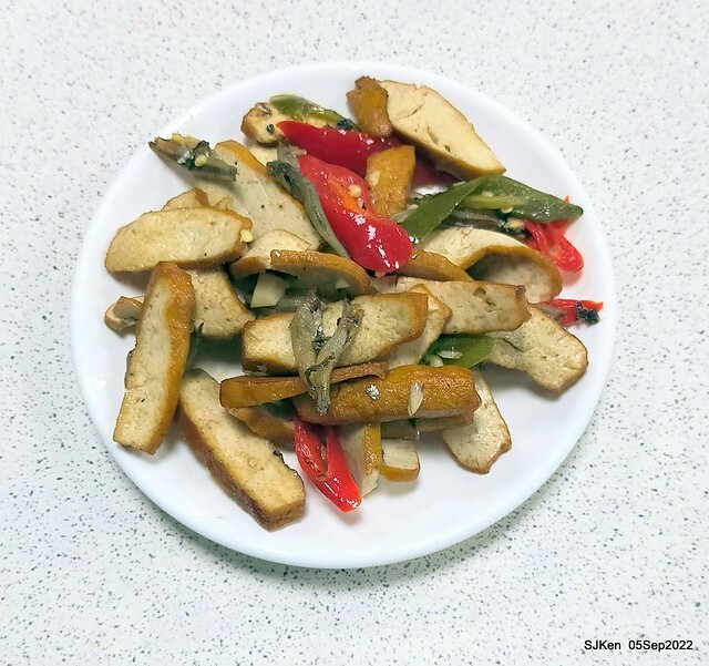 (南港美食)「山東餃子館」(Pork-chives dumpling , Big Braised Noodles store), Taipei, Taiwan, Sep 5, 2022.
