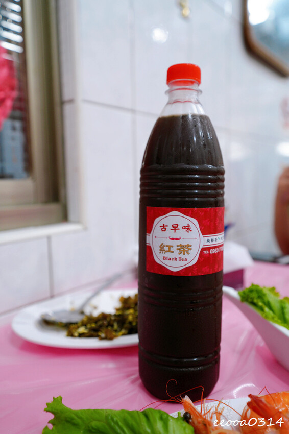 紅柴坑漁港旁「阿三哥海產店」，坐擁小漁港無敵美景，墾丁海鮮餐