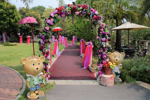 今夜星辰休閒農場：【彰化景點】今夜星辰休閒農場。超浪漫的LOVE愛心場景/童話般的婚紗外拍場景/草泥馬&駱馬&小動物餵食/情侶親子的輕旅行